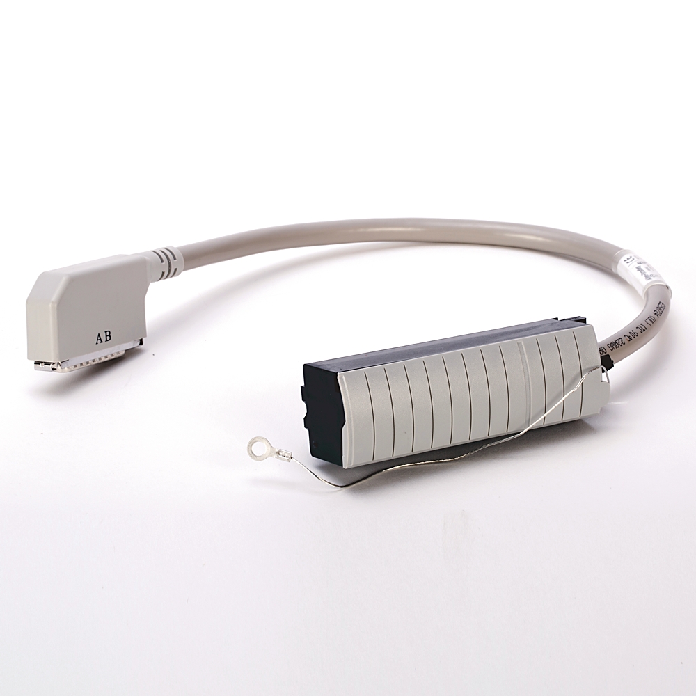 1492-CONACAB005D, Allen Bradley