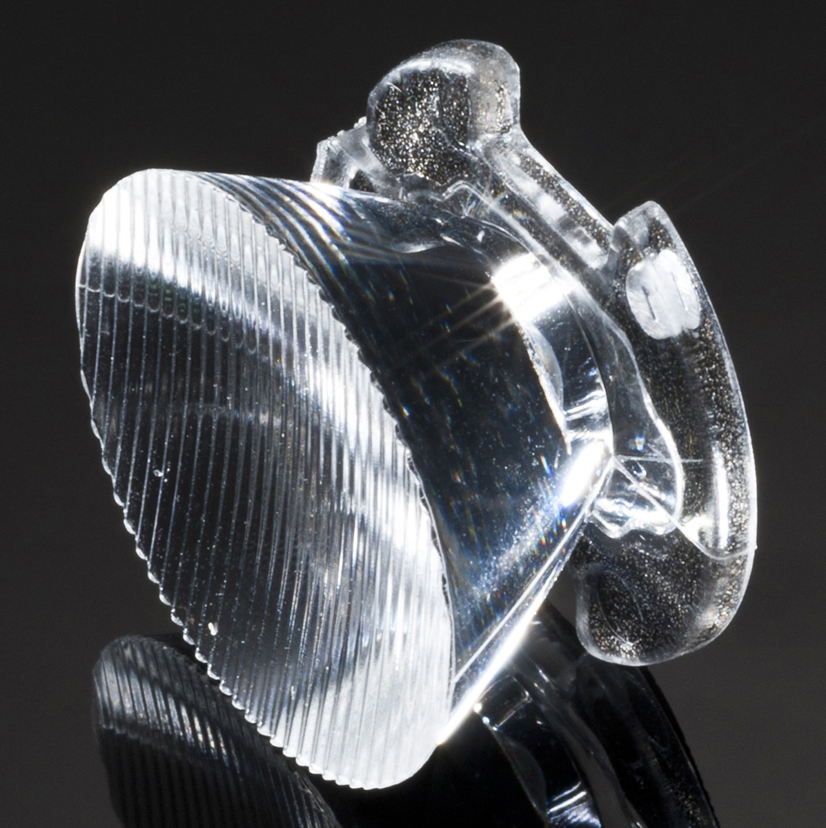 CA12066_EMILY-O, Ledil