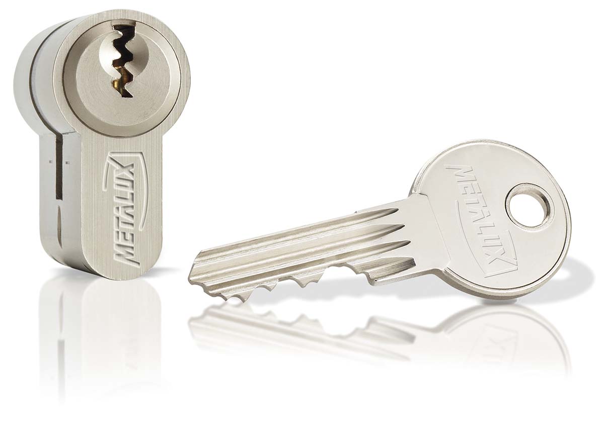 TML UXK095, Dom Metalux